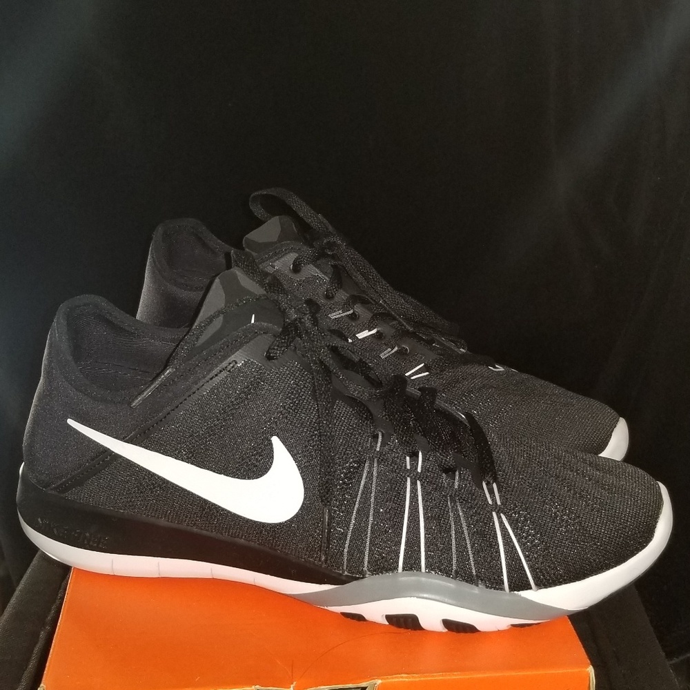 Nike Free TR 6 🌟BRAND NEW🌟